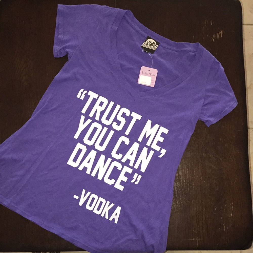 Blue v neck graphic tee